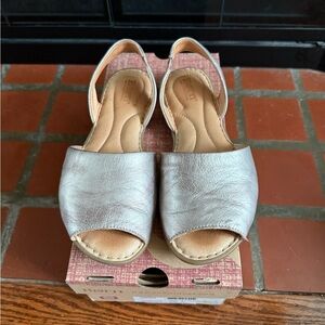 Born Light Gold Slingback sandals